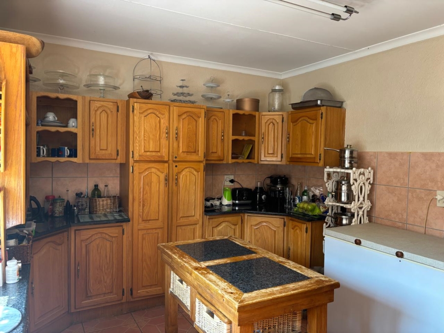 5 Bedroom Property for Sale in Safari Gardens North West